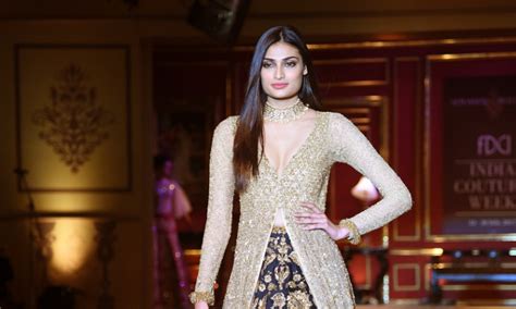 scenic athiya shetty hot and spicy full hd pics and pictures