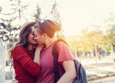 Beautiful Lesbian Kissing Bilder Und Stockfotos Istock