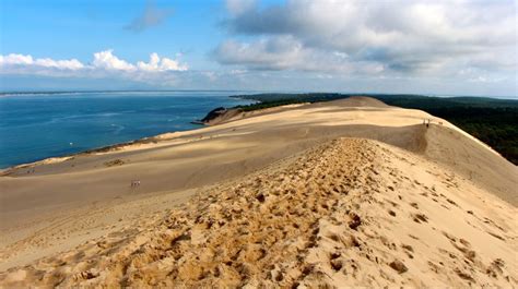 la dune du pilat  perdu  metres depuis lannee derniere le bonbon