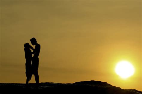Beautiful Moments Of Love Photography Incredible Snaps