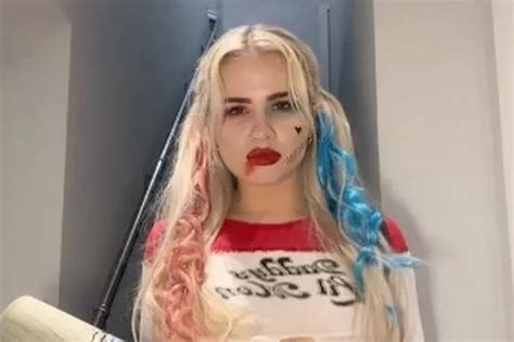 boob flashing boxer shows off early halloween outfit that fans can t