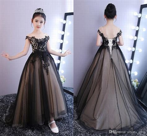 2019 Black Lace Girls Pageant Dresses Sheer Neckline Backless Lace Up