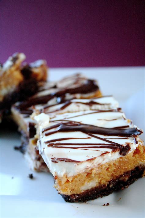Pumpkin Chocolate Cheesecake Bars | The Curvy Carrot