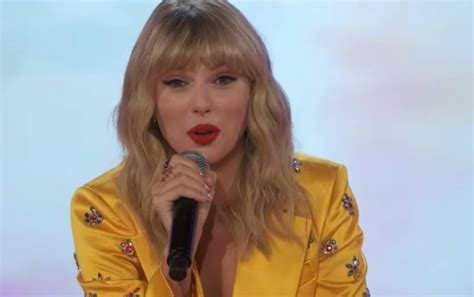 taylor swift debuts new ‘lover album sings ‘archer during youtube