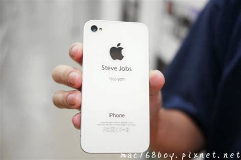 apple fan creates  unique iphone mod   special tribute  steve jobs