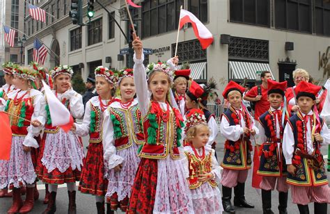 polish people proudly preserve gen pulaskis legacy  parade polish people traditional