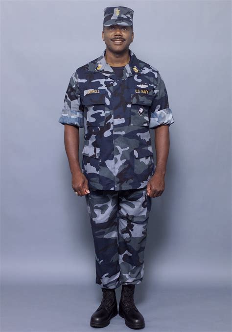 fileus navy      navy introduced  set  concept working uniforms