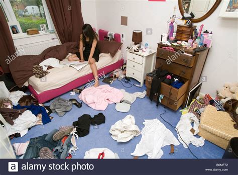 messy teenage bedrooms