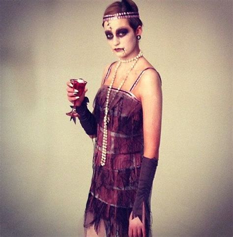34 Vintage Halloween Costumes For The Ultimate Throwback