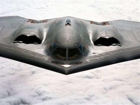 top  facts     spirit stealth bomber military machine