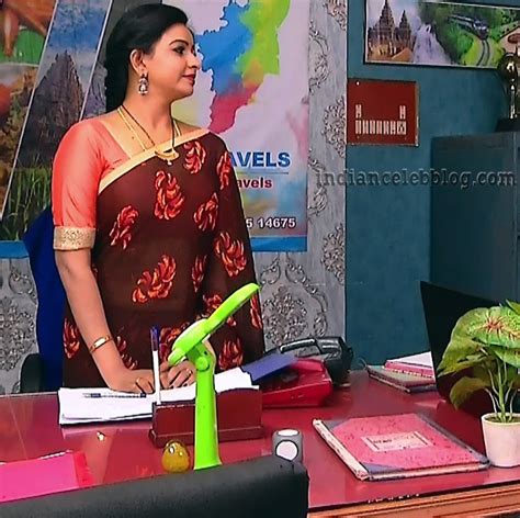 Divya Ganesh Sumangali Tv Serial S7 25 Hot Saree Caps
