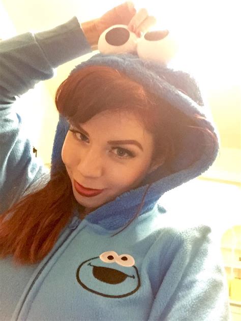 Ludella Hahn On Twitter If My Face Were Inside Of Cookie Monsters
