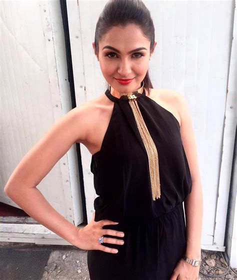 these pictures of taramani actress andrea jeremiah prove that she is bollywood ready view pics
