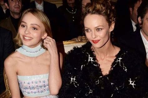 Yoga Hosers Lily Rose Depp Dans Les Pas De Sa Mère