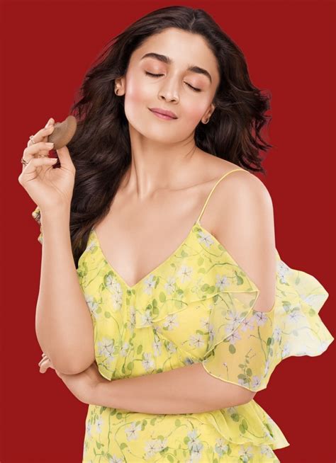 Download 840x1160 Wallpaper Pretty Beautiful Actress Alia Bhatt 2020