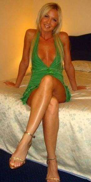 sexy mature women legs lovely legs crossed sexy beautiful old woman und older beauty