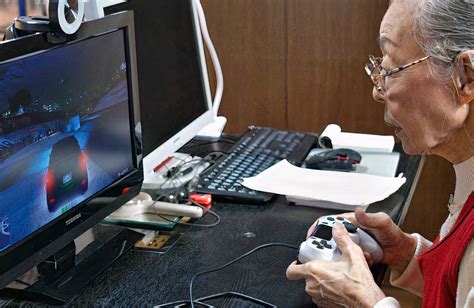 90 year old grandma becomes world s oldest gaming youtuber the flighter