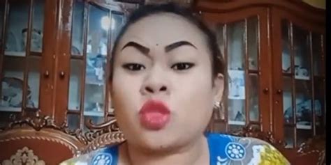 Wajah Polos Tiktokers Tante Lala Tanpa Makeup Terungkap Dipuji Auranya