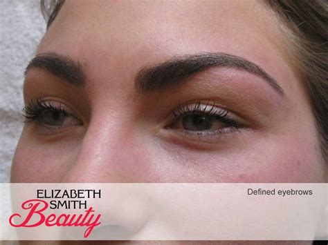 plucked eyebrows    photo  beauty