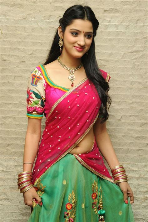actress richa panai hot navel show photos women in saree