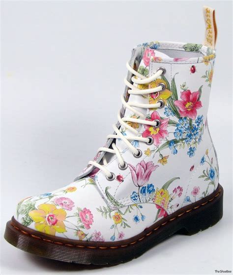 dr  martens flower bouquet  boots uk    dr martens snow boot  floral