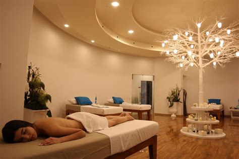 pin de aqua spa  punta diamante en sala de masajes sala de masaje