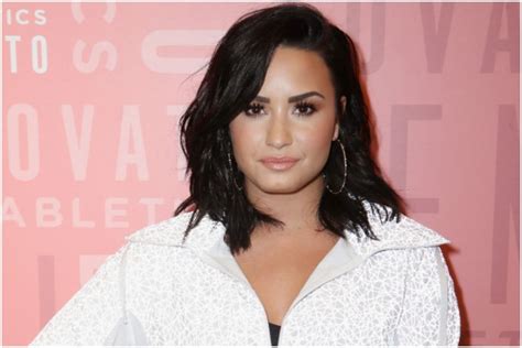 Demi Lovato Boasts That Her Breasts Are Natural With A
