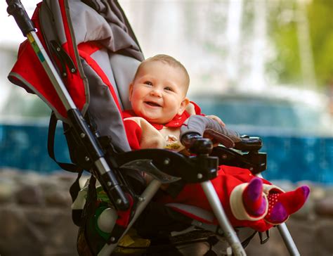 tips  choosing   baby stroller thrifty momma ramblings