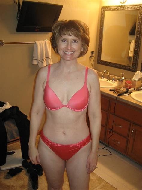 Stunning Classy Mature Redhead Housewife 47 Pics Xhamster