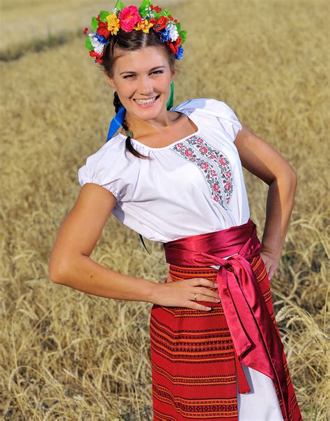 traditional ukrainian costume nastena