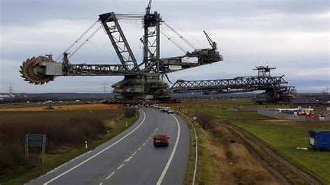 cool facts  bagger   worlds largest land