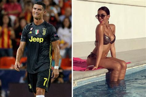 Cristiano Ronaldos Girlfriend Trolled Online After Star Sent Off In