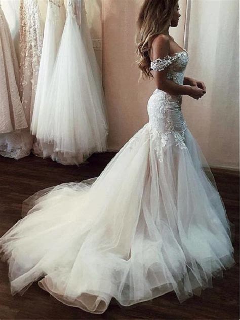 Princess Breathtaking Mermaid Tulle Off Shoulder Wedding Dress With La