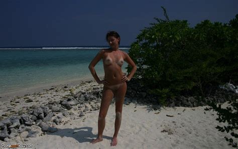 amateur wife sunbathing nude home porn bay