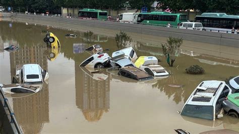 China Floods People Unite On Social Media To Help Flood Victims Bbc News