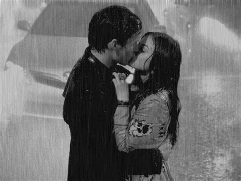 Kiss In The Rain S Get The Best  On Giphy