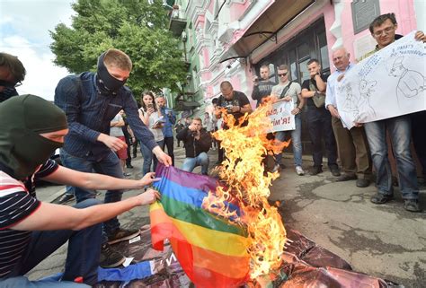 scuffles between police and nationalists break out at ukrainian gay