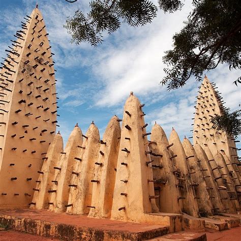 magnificent mudbrick mosques  west africa amusing planet