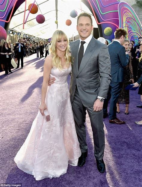 Chris Pratt Gives Kiss To Anna Faris At Film Premiere In Hollywood