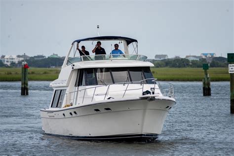 bayliner  pilot house motoryacht   sale   boats  usacom