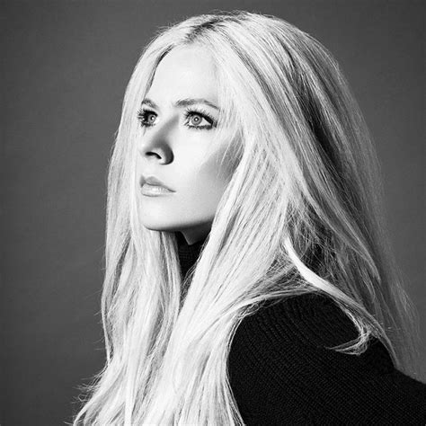 Celebrity News Avril Lavigne Feat Nicki Minaj Dumb Blonde Audio