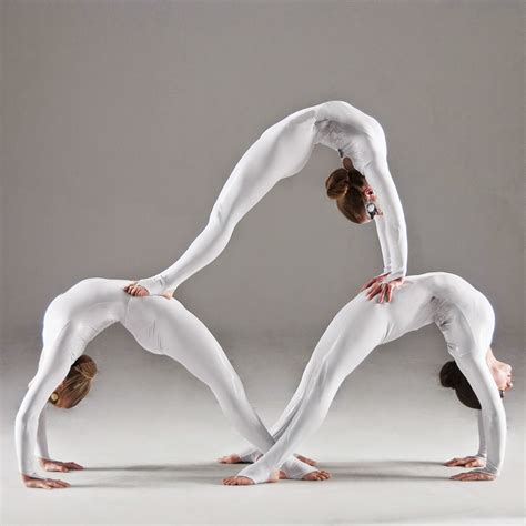 Contortion Art In Pictures Hd Photos