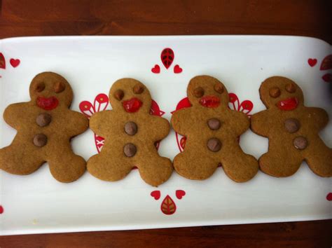 merry christmas  gingerbread men laws   kitchen