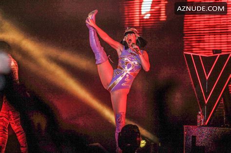 Katy Perry Sexy Legs On A Stage In Sao Paulo Aznude