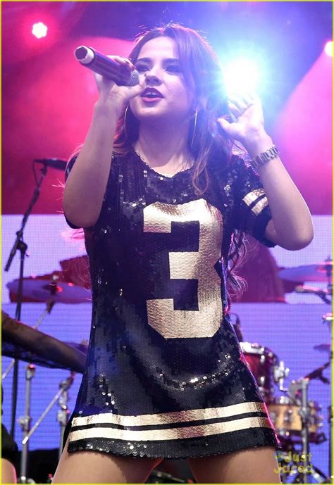 Becky G Performs In The Rain At Directv S Super Fan