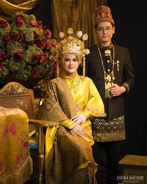 pakaian tradisional etnik ceti malaysia