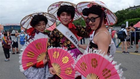 Taiwan Gay Pride Thousands Throng Taipei Streets Bbc News
