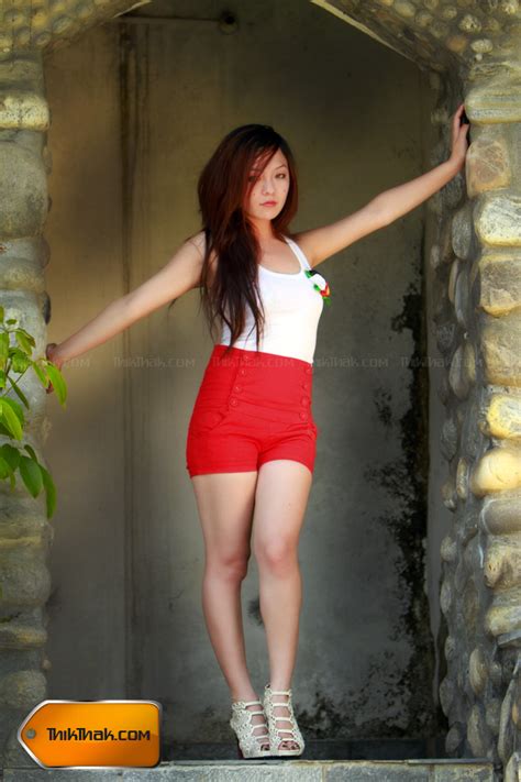 nepali models saya gurung