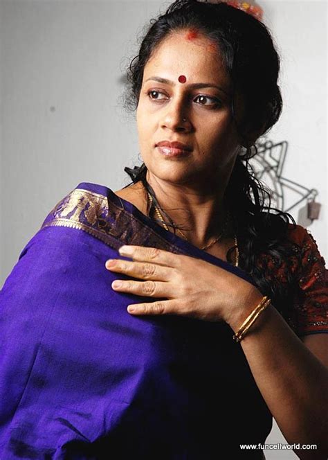 Lakshmi Ramakrishnan Photo Gallery – Tv Serial Actress Bolly And Holly