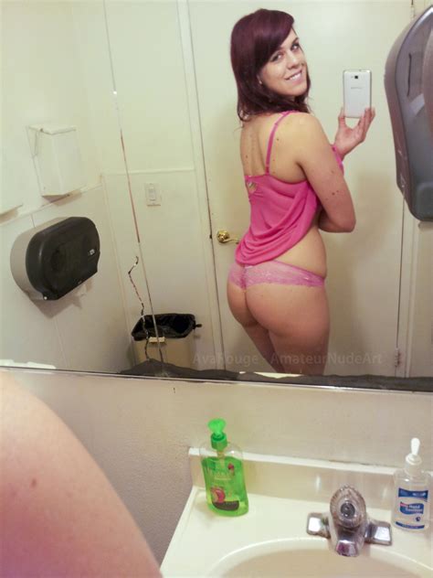 naked big booty mirror pic porn pictures